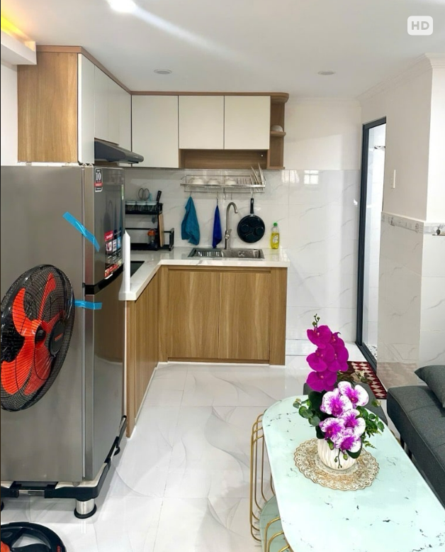 Giảm 200 triệu - còn 3 tỷ , Nhà mới tại Cách Mạng Tháng 8 - Quận 10 , sát mặt tiền , Hẻm thông - Tặng full nội thất